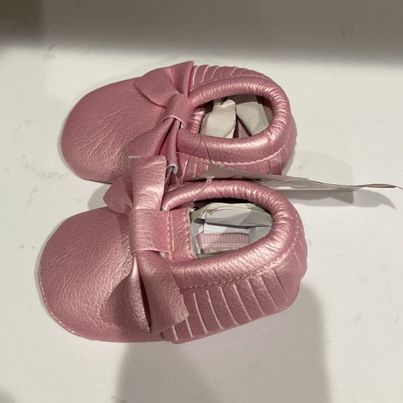 Romirus baby shoes Moccasins bows fringe 2 pairs NWT mint & shimmery pink size 2 - Picture 3 of 11